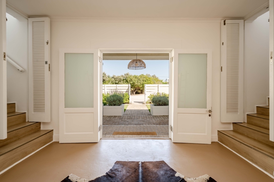 7 Bedroom Property for Sale in Goose Valley Western Cape